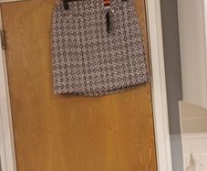 Dunnes  Stores Multi Colour Boucle  Skirt.   S. 14.   B.N.W.T.