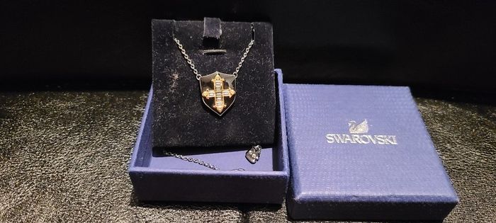 Swarovski Badge like Crystal Necklace