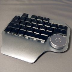 Programable Mechanical Keyboard for graphic design.