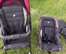 Baby travel system in red
