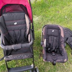 Baby travel system in red
