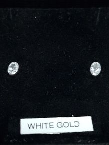 Vintage 9ct White Gold Oval CZ Stud Earrings Fully Hallmarked Dublin 375