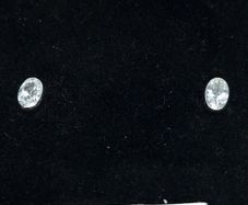 Vintage 9ct White Gold Oval CZ Stud Earrings Fully Hallmarked Dublin 375