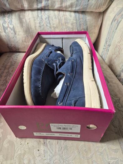 Mens shoes