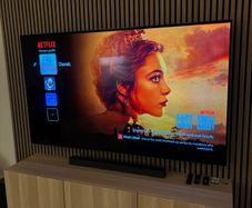 Samsung 77 inch OLED 4K Smart TV. Excellent Picture Quality. Only 1 year old.