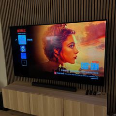 Samsung 77 inch OLED 4K Smart TV. Excellent Picture Quality. Only 1 year old.