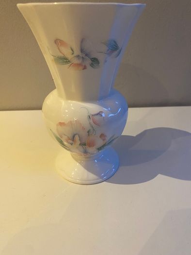 Aynsley Little Sweetheart vase