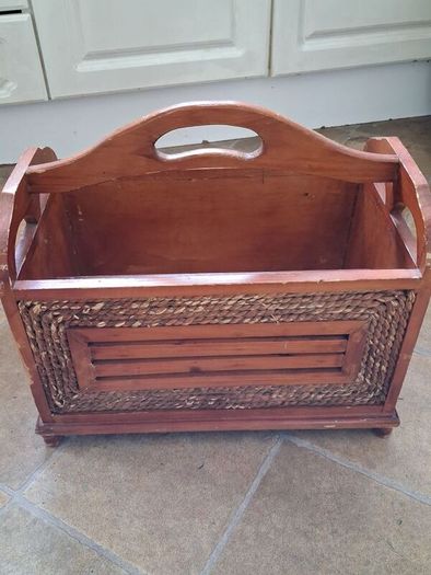 Newspaper/Magazine Rack