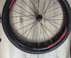 Sram roam 30 27.5 non Boost front