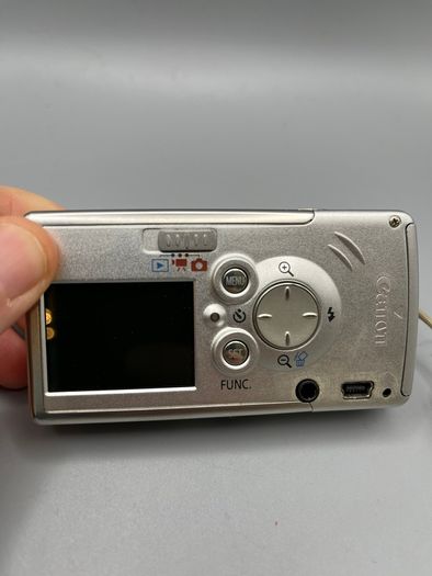 Canon Digital IXUS i PC1060 4.0MP Digital Camera Faulty - Spares and Repairs