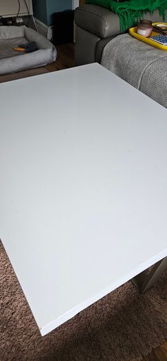 White Coffee table with steel legs