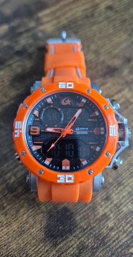 Stryve sports watch - orange