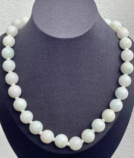 sterling silver necklace with Jadeite
