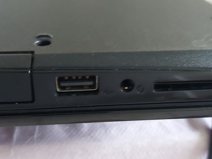 DELL Inspiron 15, Model 5100, Intel Core i3=7020U CPU, 2.3GHz, 4GB Ram, 1 Terrabyte HDD, Windows 10 64bit, Microsoft Edge, Chrome and VLC