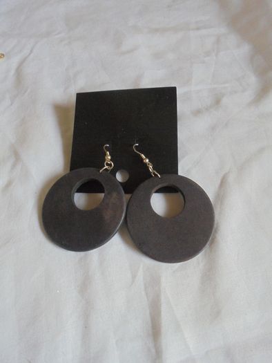 Earrings x 6 for Sale