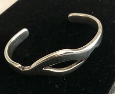 newbridge silver bangle