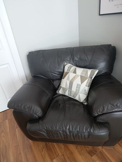 3 piece leather suite