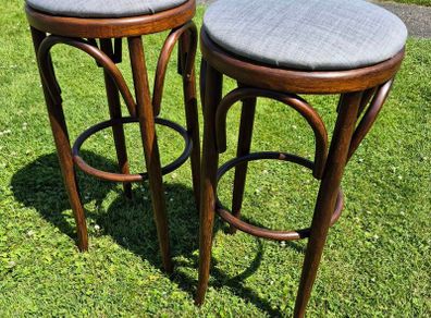Pair of Vintage Thonet Style Bentwood Cafe Bar Stools Excellent Condition