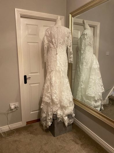 Wedding dress immaculate condition