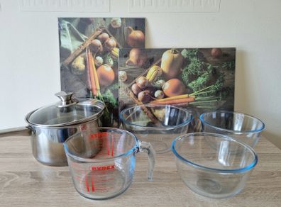 Kitchen PYREX saucepan chopping boards