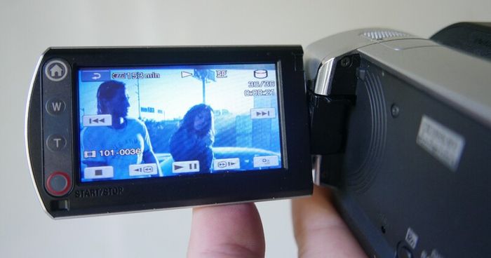 Sony Handycam DCR-SR35E 30GB HDD Camcorder, Y2K Digicam, Retro Video Camera, Carl Zeiss 40x Zoom, Vintage Digital Handycam