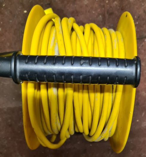 Defender Light Industrial Cable Reel 25 Metres - 16A 2 Way 1.5mm 110V
