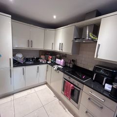 Free kitchen parts ( oven and presses you can collect in three weeks