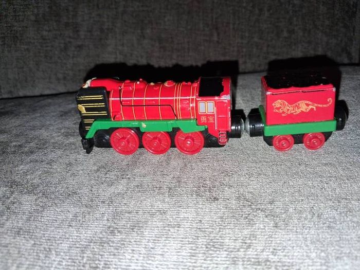x10 Bundle - Thomas Tank Engines Friends - Diecast Metal Magnetic Take N Play Train Engines - Open To Offers!!