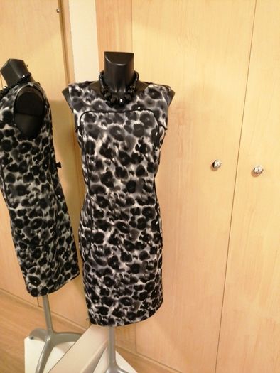 Women's Dress Gallery Size 16 Nwot