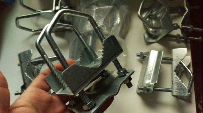 New 5 pieces of Clamp for satellite or poles .