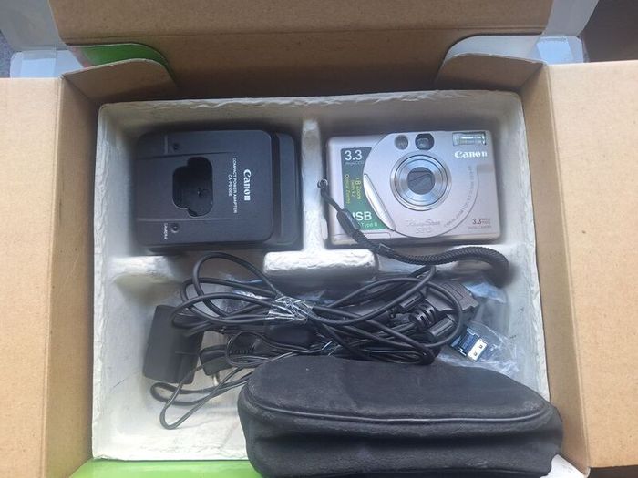 Canon PowerShot S20 3.3MP Vintage Digital Camera Boxed