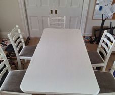Kitchen table and 5 chairs