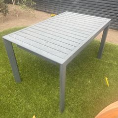 Garden Table and 4 reclining chairs