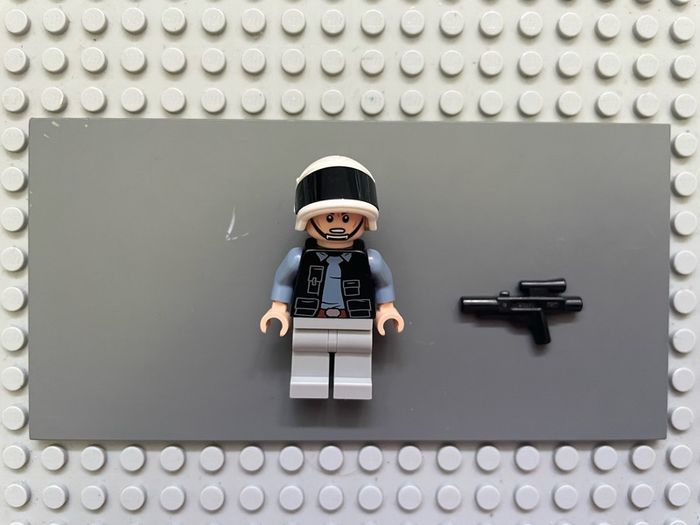 lego Star Wars sw0995 Rebel Fleet Trooper minifigure- Male, Vest with Pockets, Light Nougat Neck