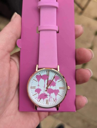 colour changing watch