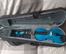 Rainbow Fantasia 3/4 Violin comes with bow and case