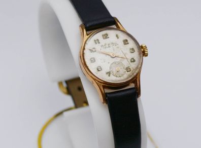 Vintage Swiss Ingersoll Gold Ladies Meachanical Watch