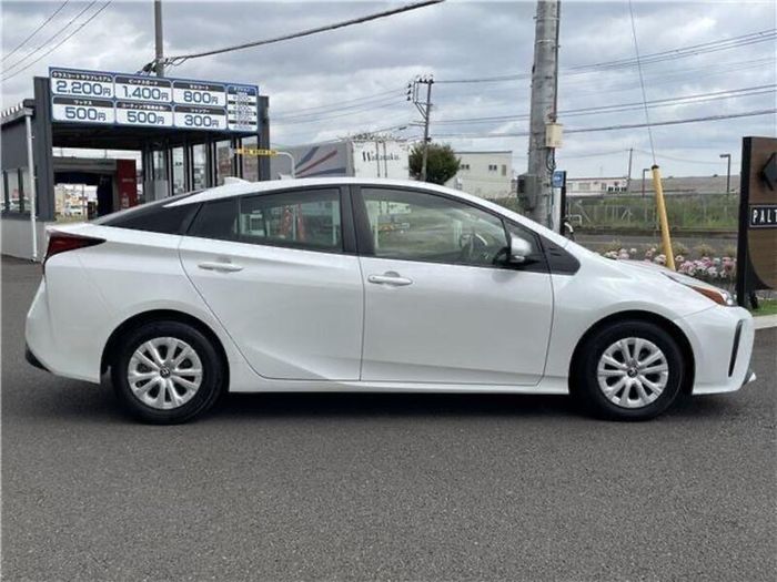 Toyota Prius in excellent condition for sale 2021