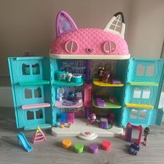 Gabby's Dollhouse