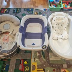 Baby Bundle: bathtub, playmat, Rocker for stroller and Rocker (sit-on), pillows