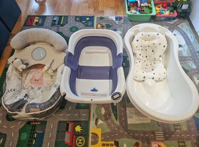 Baby Bundle: bathtub, playmat, Rocker for stroller and Rocker (sit-on), pillows
