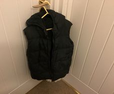 Black Gilet age 9/10