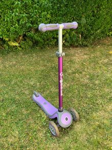 Girls purple 3 wheel scooter