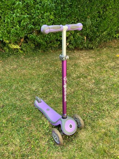 Girls purple 3 wheel scooter