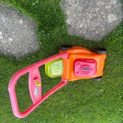 Child's Push Lawnmower.