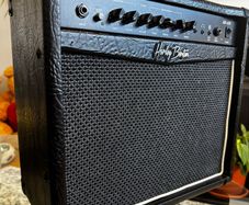 Harley Benton 40 W