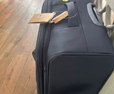 Brand New 20kg Dunne's Explorer Suitcase