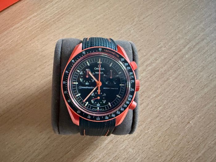Moonswatch Lava
