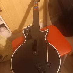 Ps3 Guitar hero   ,  no game with it