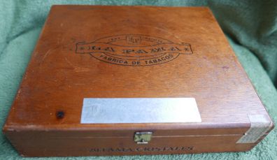 Vintage  La Fama Cigar Box, LF Cigar Box, Wooden Box, Vintage Cigar Box.